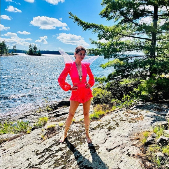 Patbo bodysuit and shorts - Picture 3 of 11